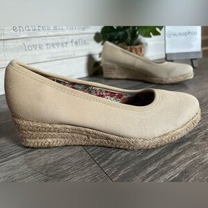 Lifestride Karma Espadrille Slip On Wedge Women’s Shoes. Size 6.5
